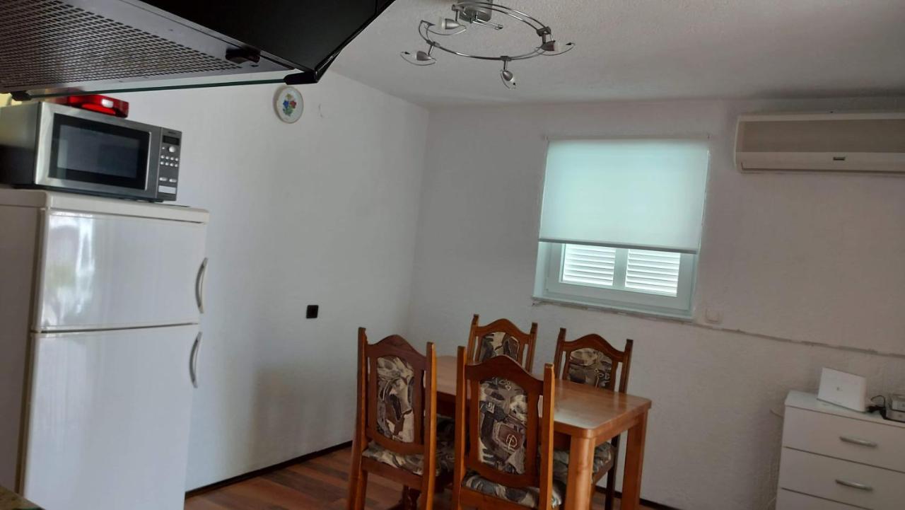 Apartman Zahira Karlobag Ngoại thất bức ảnh